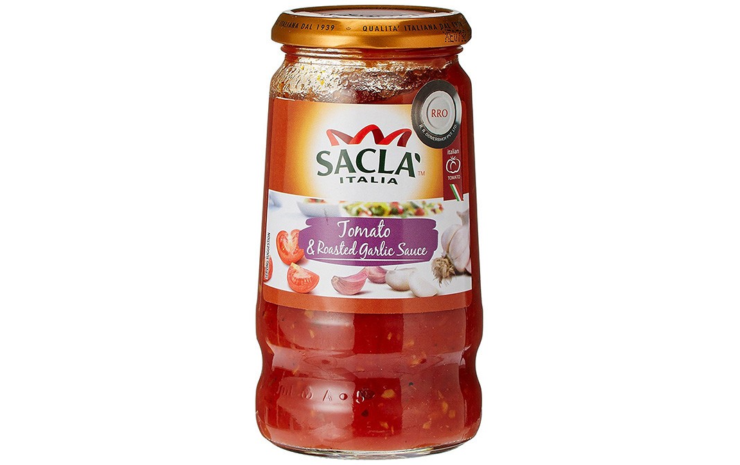 Sacla Tomato & Roasted Garlic Sauce    Glass Jar  420 grams